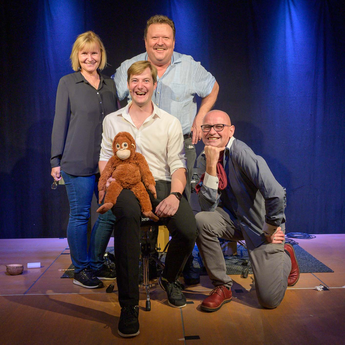 Michael Großschädl, sein brauner Affe und das KU.BA Team Michael Großschädl, sein brauner Affe und das KU.BA Team