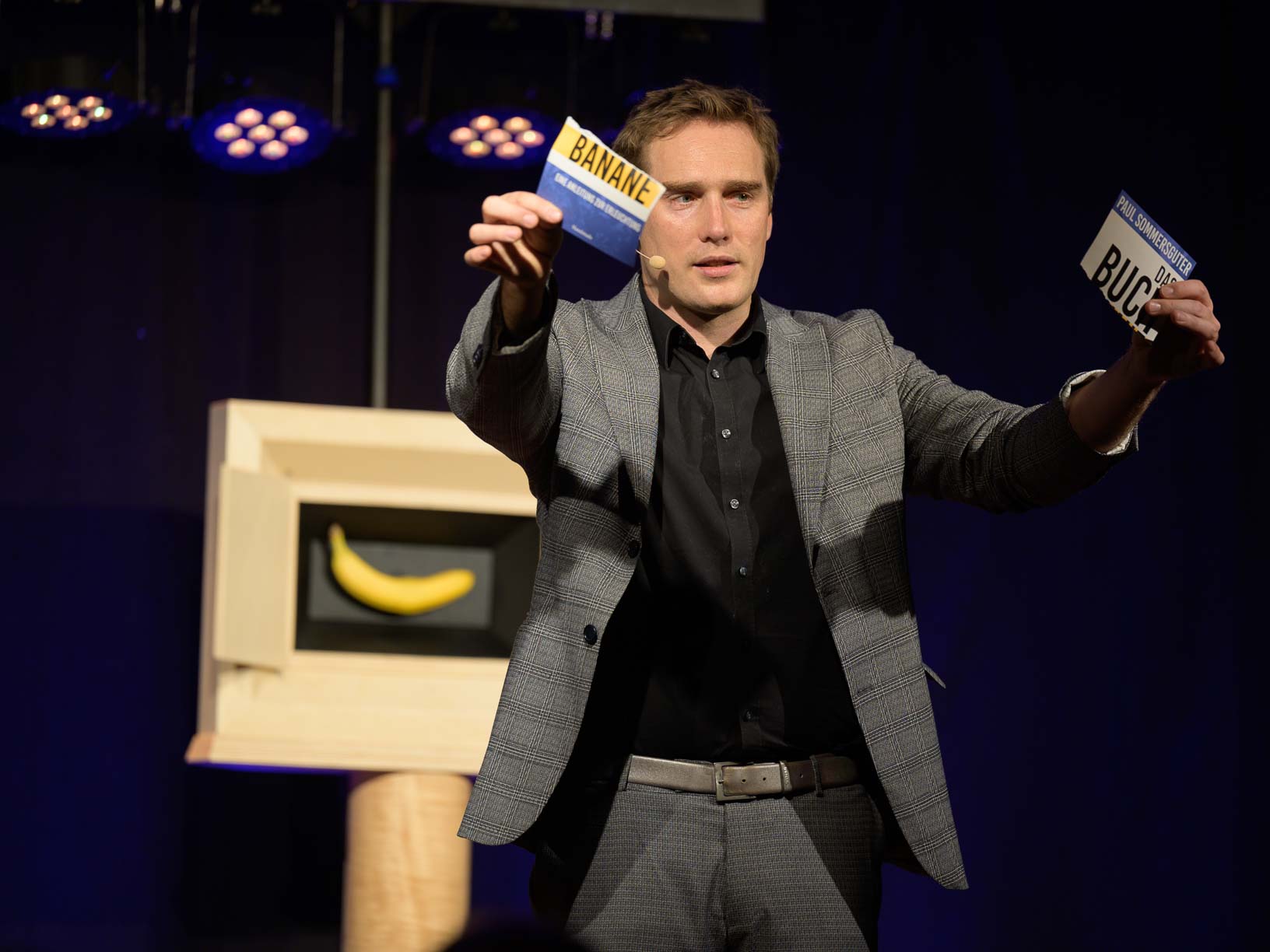 Alles Banane bei der Magieshow von Paul Sommersguter auf der KU.BA Bühne