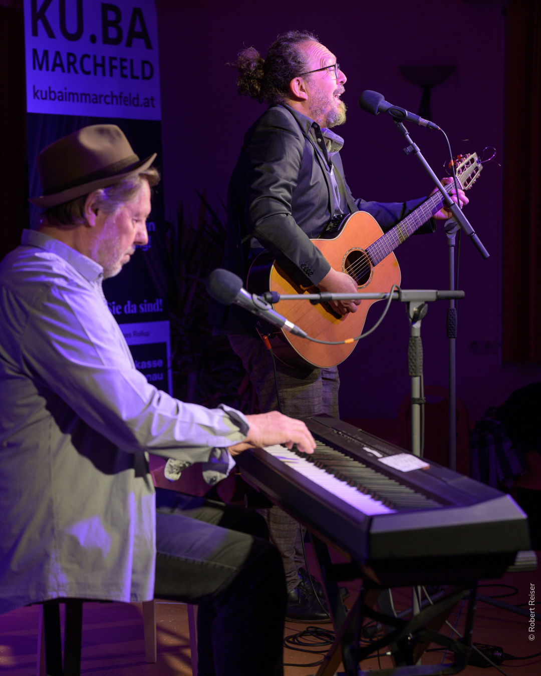 Jimmy Schlager und Chris Heller © Robert Reiser Jimmy Schlager und Chris Heller auf der Bühne am Stadtrand von Wien